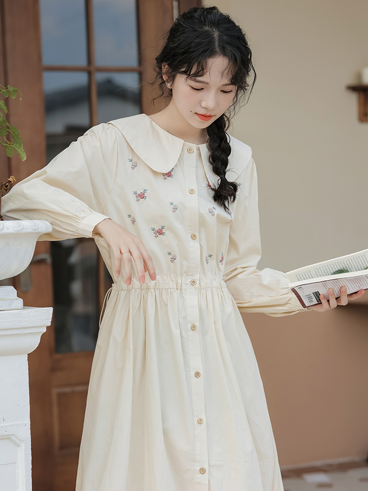 Artistic Retro Waist-Cinched Dress Women 2025 Spring Embroidered Peter Pan Collar Lantern Sleeve A-Line Skirt