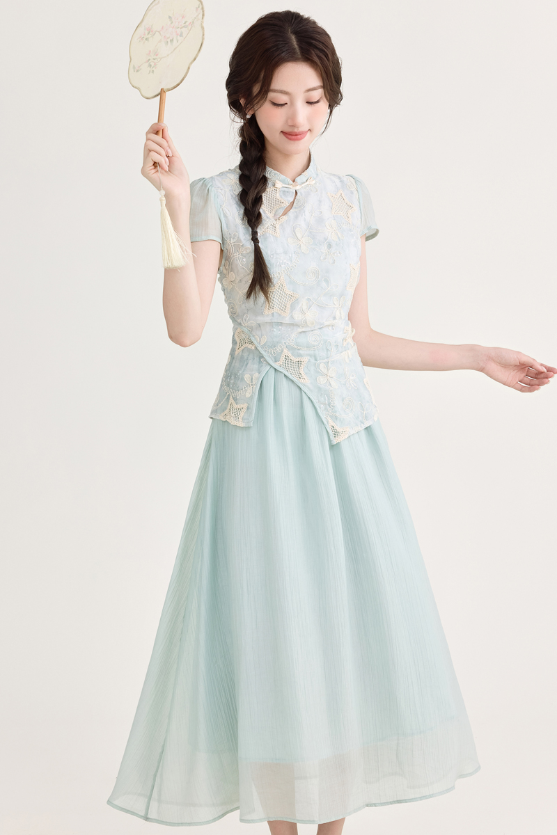 2025 Summer New Chinese Style Embroidered Qipao Dress with Layered Look - Image 2