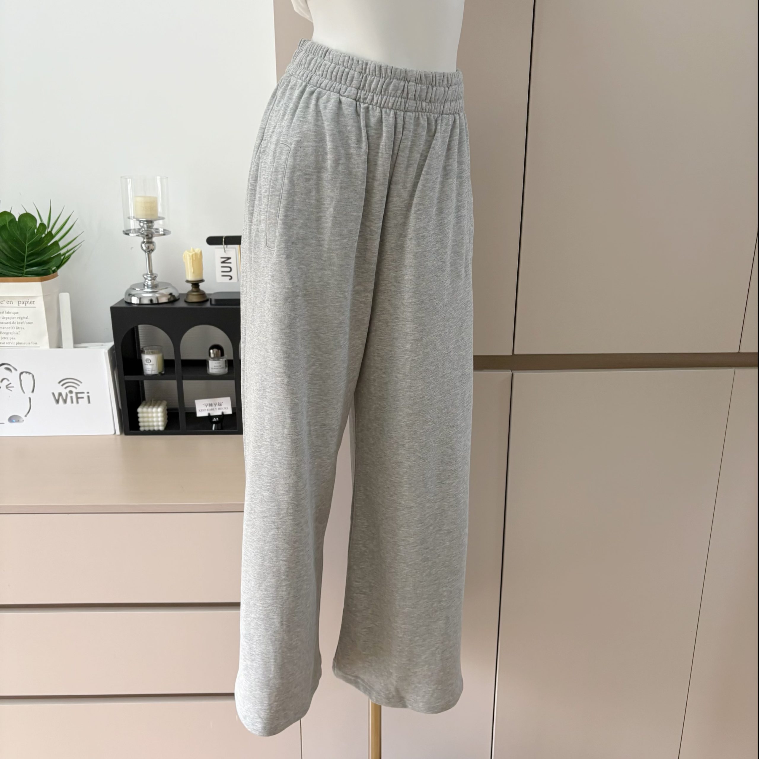 Women's Casual Wide-Leg Pants Set with White Sweatshirt and Gray Pants - Image 4