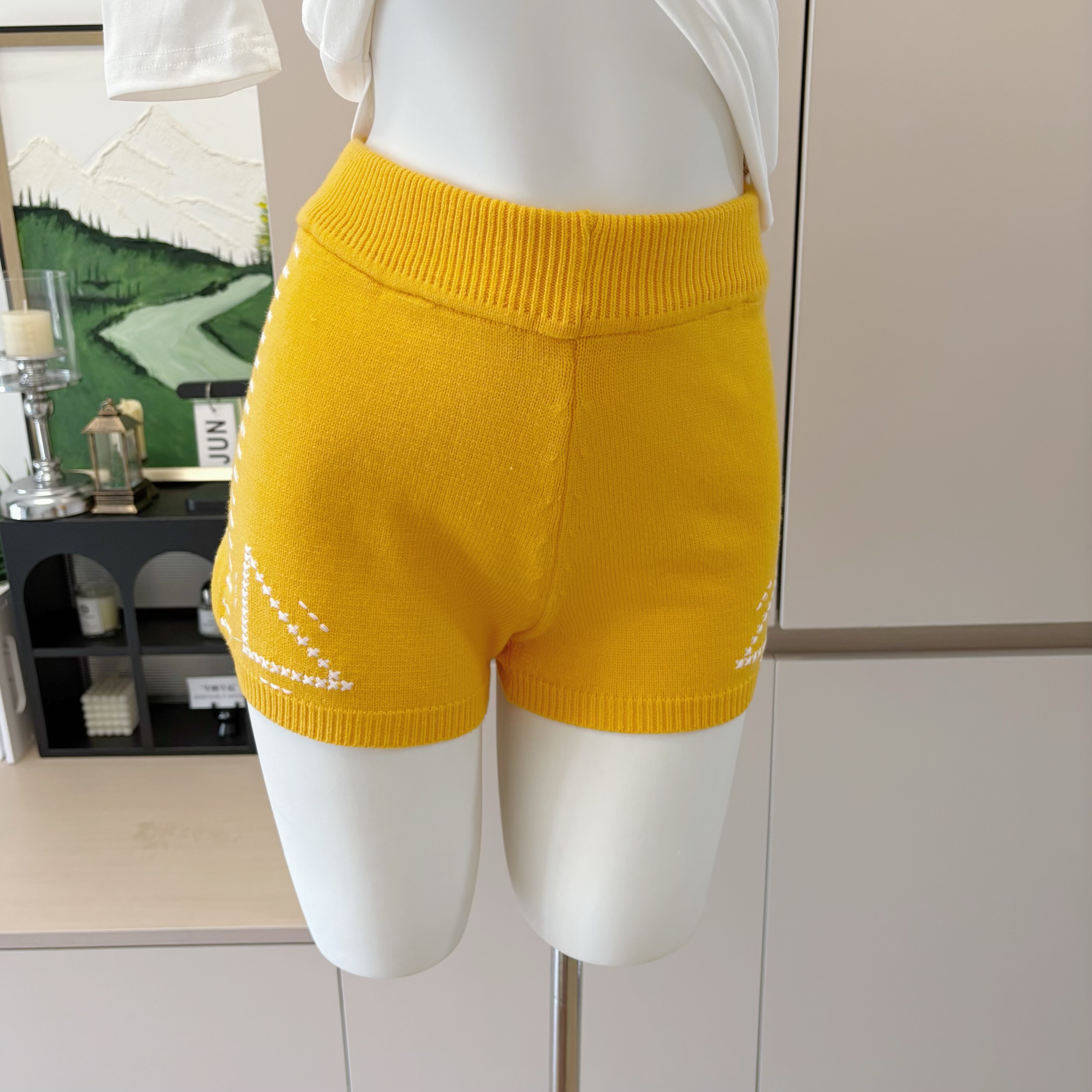 Elegant Women's Summer Two-Piece Set with Short Sleeve T-Shirt and Shorts - Image 4